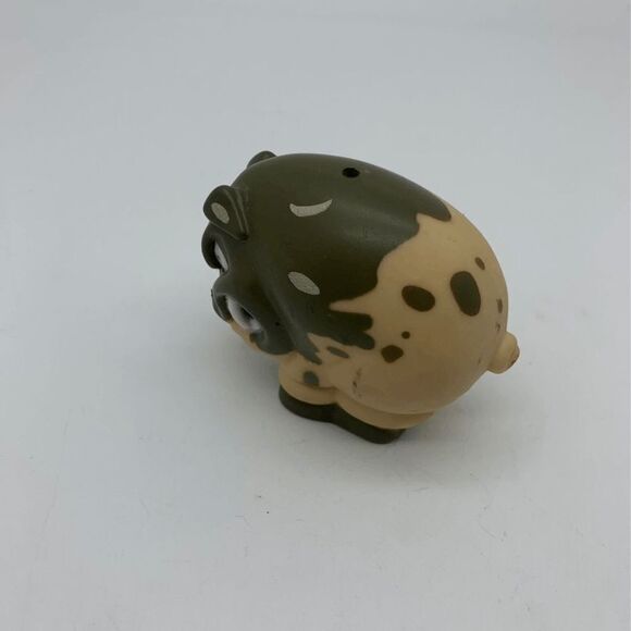 Vintage‎ 1989 Playmates Toys Barnyard Commandos Captain Tusker Chitlins Figure - Picture 6 of 8